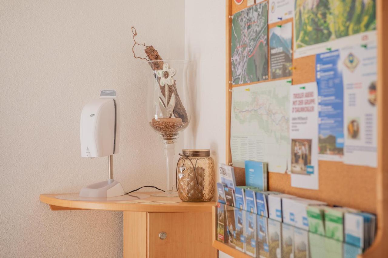 Apartments Nadine Нойштіфт-ім-Штубайталь Екстер'єр фото